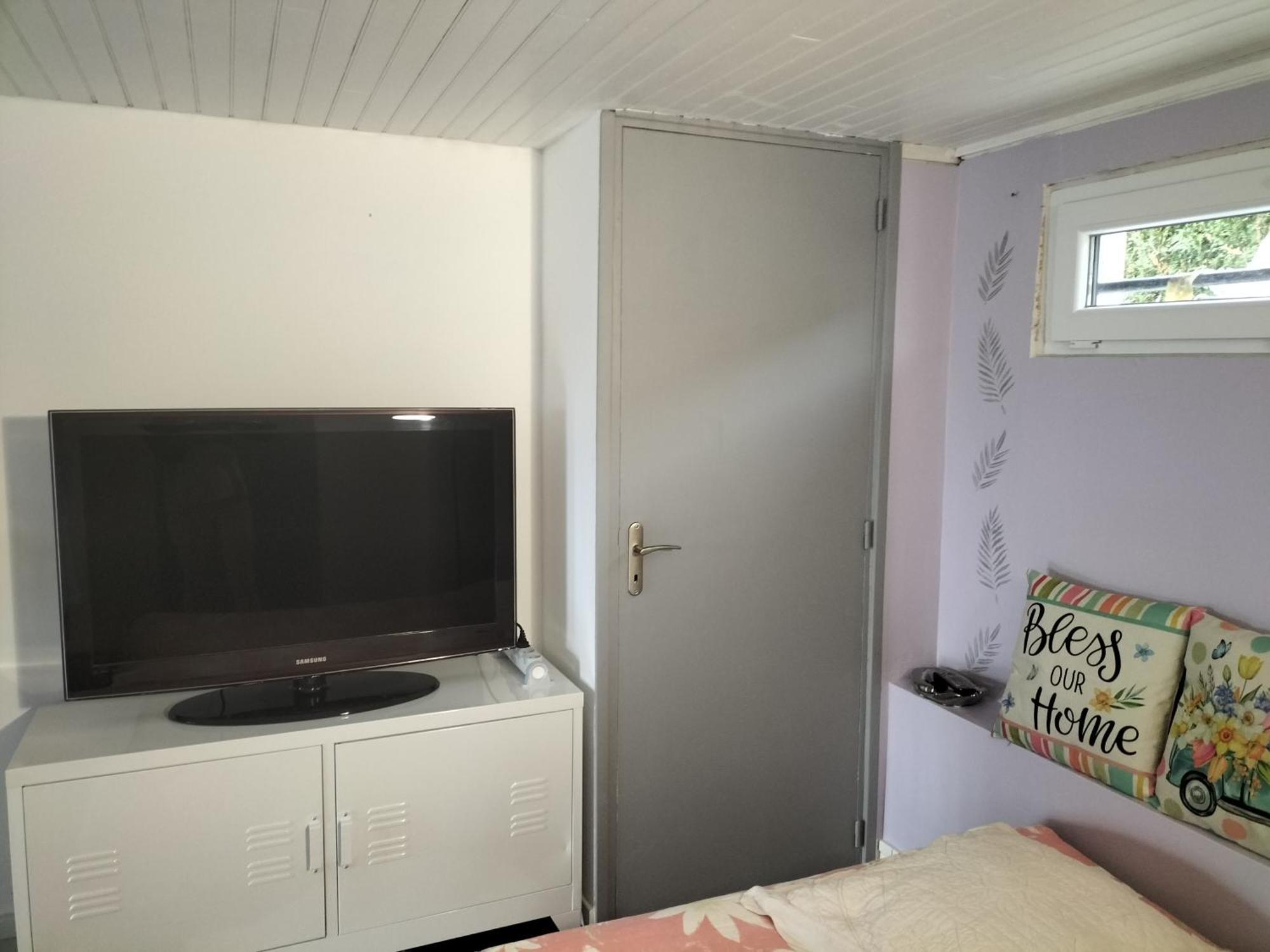 Tres Calme 5mn Vichy Homestay *