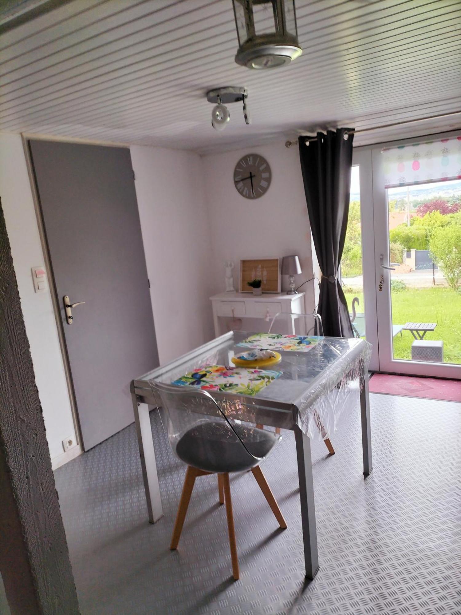 Tres Calme 5mn Vichy Homestay *